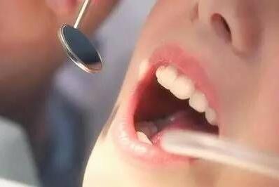 牙疼怎么辦？立刻止疼妙絕招：鹽水漱口及點按穴位有效快速止痛