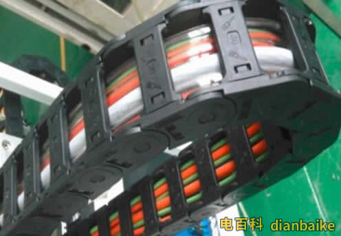 什么是拖鏈電纜？拖鏈電纜由哪些部分組成及電纜拖鏈用在什么設備？